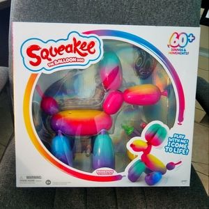 SQUEAKEE THE BALLOON DOG - NEW, UNOPENED